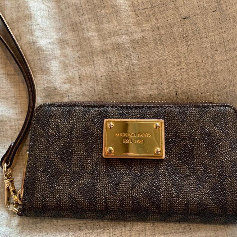 Michael Kors Jet Set Continental Logo Wallet